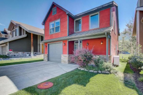 Park Ave Getaway by AvantStay Cozy Cottage Close to Main Street Town Ski Lift